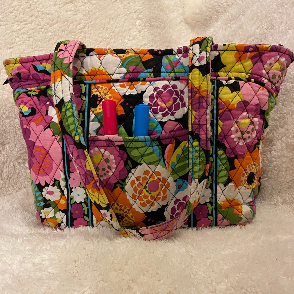 VERA BRADLEY large SZ. shoulder tote